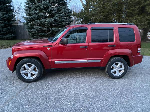 2008 Jeep Liberty (4X4) 69K MILES - cars & trucks - by owner -... for sale in dedham, MA – photo 3