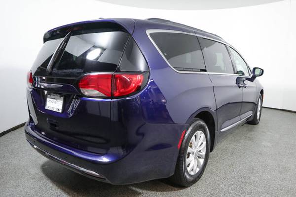 2017 Chrysler Pacifica, Jazz Blue Pearlcoat for sale in Wall, NJ – photo 5
