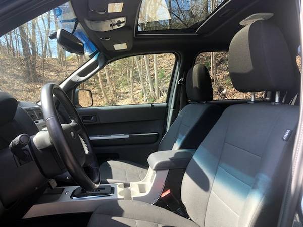 2012 Ford Escape AWD/SUNROOF/MICROSOFT SYNC! for sale in Pittsburgh, PA – photo 8