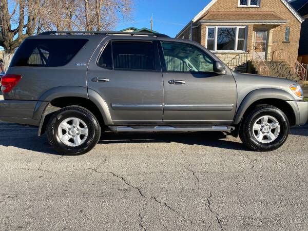 2006 Toyota Sequoia SR5 4X4 very low miles - cars & trucks - by... for sale in Chicago, IL – photo 2
