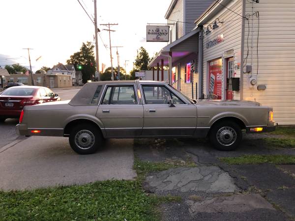 1987 Lincoln Town Car for sale in Yorkville, NY – photo 3