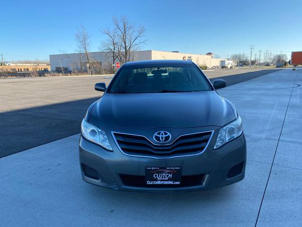 2011 Toyota Camry CLEAN - cars & trucks - by owner - vehicle... for sale in Lake Bluff, IL – photo 2