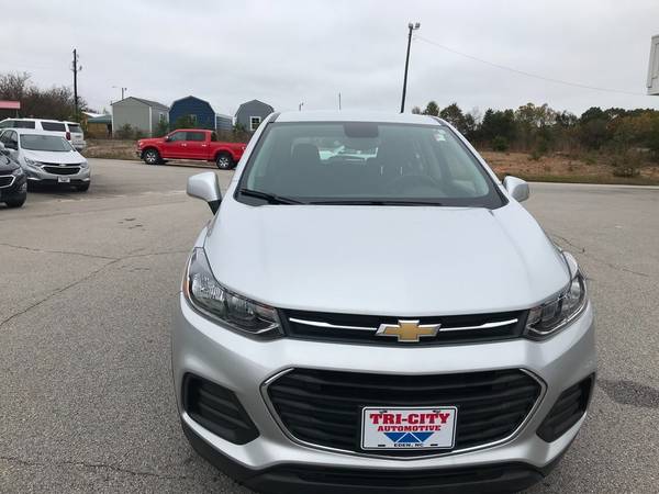 2018 Chevrolet Trax LS **Only 10k Miles** - cars & trucks - by... for sale in Eden, NC – photo 2