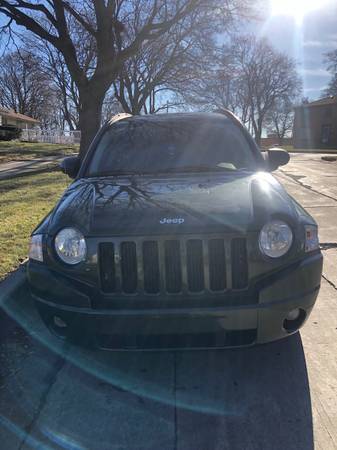 07 Jeep Compass $4500 - cars & trucks - by owner - vehicle... for sale in milwaukee, WI – photo 2