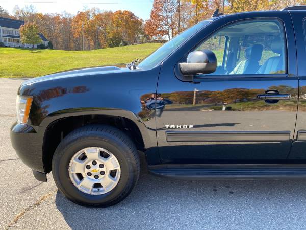 ** 2010 CHEVY TAHOE FULLY LOADED 4X4 SUV ** - cars & trucks - by... for sale in Plaistow, MA – photo 9