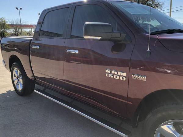 2016 Ram 1500 Crew Cab SLT Pickup 4D 5 1/2 ft ESPANOL ACCEPTAMOS... for sale in Arlington, TX – photo 11