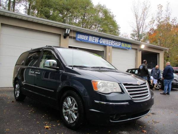 2008 Chrysler Town and Country Limited 4dr Mini Van - cars & trucks... for sale in Youngstown, PA – photo 3