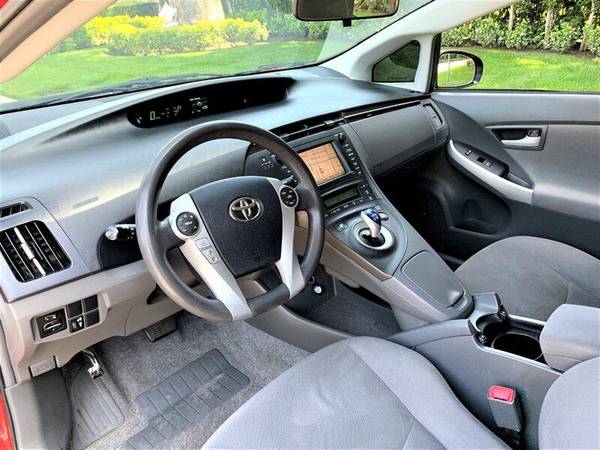 2010 Toyota Prius III III 4dr Hatchback - - by dealer for sale in Los Angeles, CA – photo 11