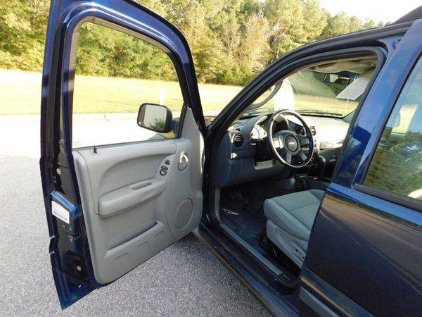 2006 Jeep Liberty 3.7L 4WD - GREAT DEALS! for sale in Zebulon, NC – photo 10