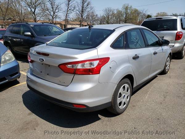 2012 Ford Focus 4dr Sedan S Silver - - by dealer for sale in Woodbridge, District Of Columbia – photo 3