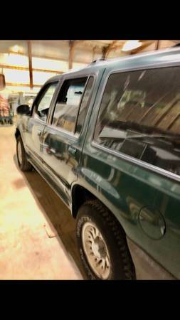 2000 Ford Explorer - cars & trucks - by owner - vehicle automotive... for sale in Champaign, IL – photo 3