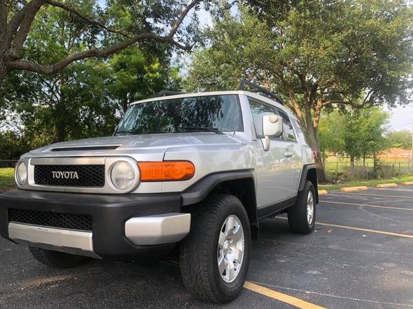 2008 TOYOTA FJ CRUISER 4X4 CLEAN TITLE FAMILY FIRST! - cars & for sale in Hollywood, FL – photo 2