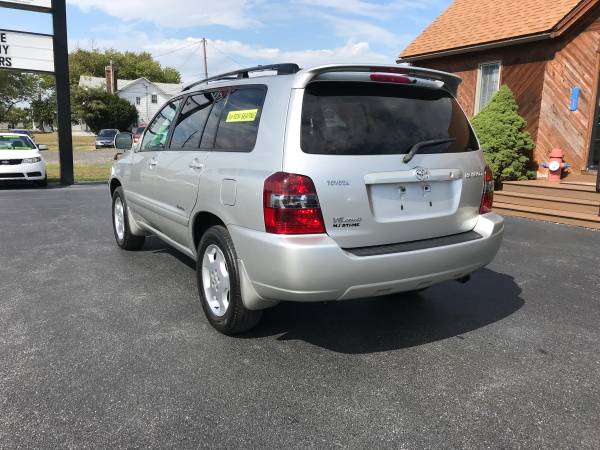 2006 Toyota Highlander - $490 DOWN - AWD / LEATHER / SUNROOF / 1-OWNER for sale in Cheswold, DE – photo 2