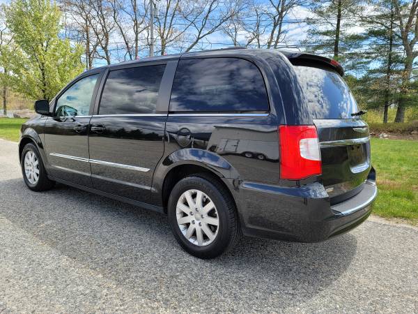 2014 Chrysler Town & Country Touring - - by dealer for sale in Exeter, RI – photo 3