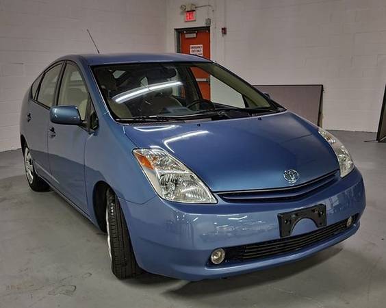 2005 Toyota Prius - Financing Available! - cars & trucks - by dealer... for sale in Glenview, IL – photo 9