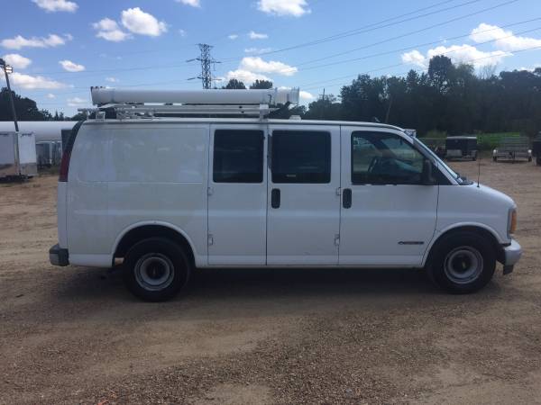 Chevy Van 2000 3/4 ton / just retired from at&t runs great LOW MILES for sale in Pearl, MS – photo 4