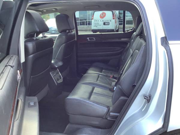 Low Mileage! 2010 Lincoln MKT! Loaded! Third Row! - cars & trucks -... for sale in Ortonville, MI – photo 17