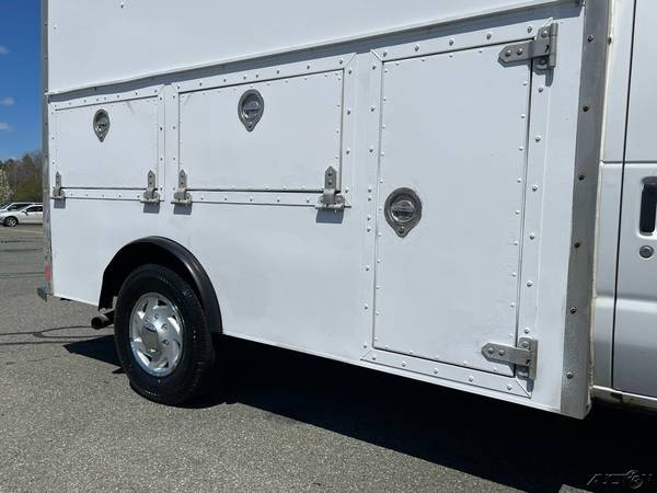 05 Ford E-350 E350 XL 10ft Hi Cube Utility Van Gas 1 Owner SKU: 13923 for sale in south jersey, NJ – photo 10