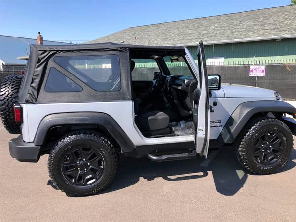 2011 JEEP WRANGLER 4X4 5-Speed - cars & trucks - by dealer - vehicle... for sale in Salem, OR – photo 9