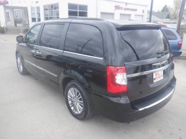 2013 Chrysler Town & Country Touring-L - - by dealer for sale in Des Moines, IA – photo 5
