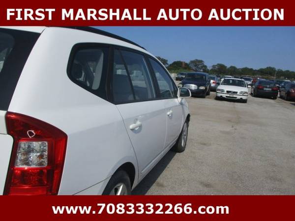 2008 Kia Rondo EX - First Marshall Auto Auction- Super Savings!! for sale in Harvey, IL – photo 2