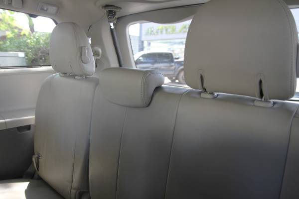 2013 TOYOTA SIENNA XLE LEATHER FULLY LOADED - - by for sale in Honolulu, HI – photo 17
