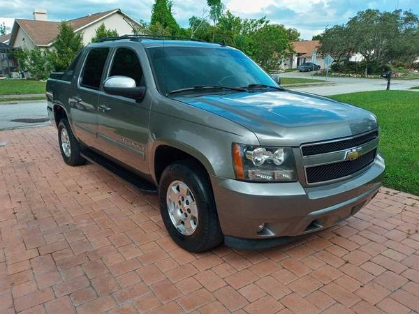 2008 CHEVROLET AVALANCHE LT W/SUNROOF!! only 81k miles!! - cars &... for sale in New Port Richey , FL – photo 3