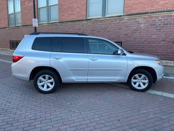 2010 TOYOTA HIGHLANDER SE 4X4 SUV. 3RD ROW! ONE OWNER! NO ACCIDENTS!... for sale in Wichita, KS – photo 4