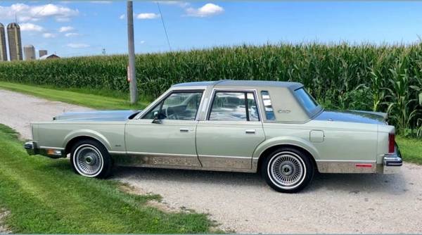 1984 Lincoln Towncar MINT 14k original miles! Like New & for sale in Minneapolis, MN – photo 3