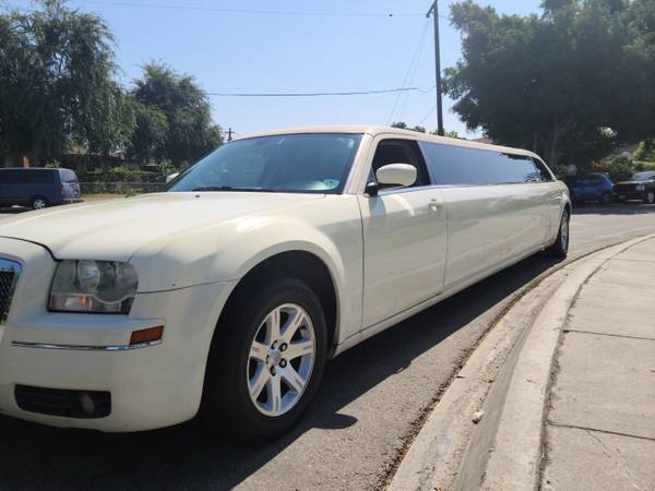 2007 CHRYSLER 300 LIMOUSINE STRETCH 1291 - - by for sale in Summerdale, PA – photo 2