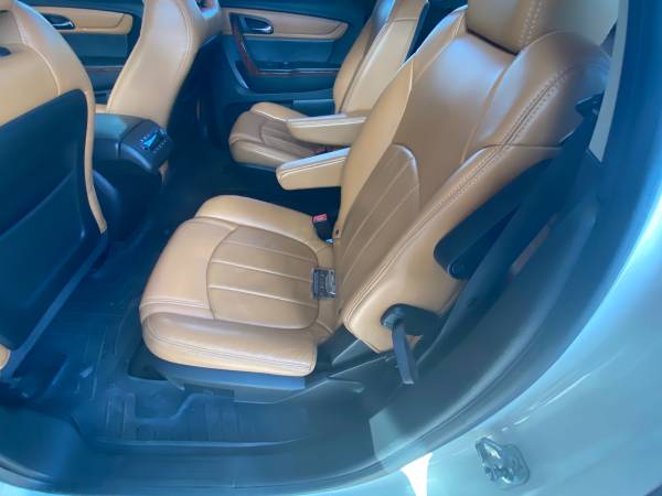 2013 CHEVY TRAVERSE LTZ, 3.6L 6-CYL, LEATHER, NAV, 3RD SEAT,... for sale in Cambridge, MN – photo 4