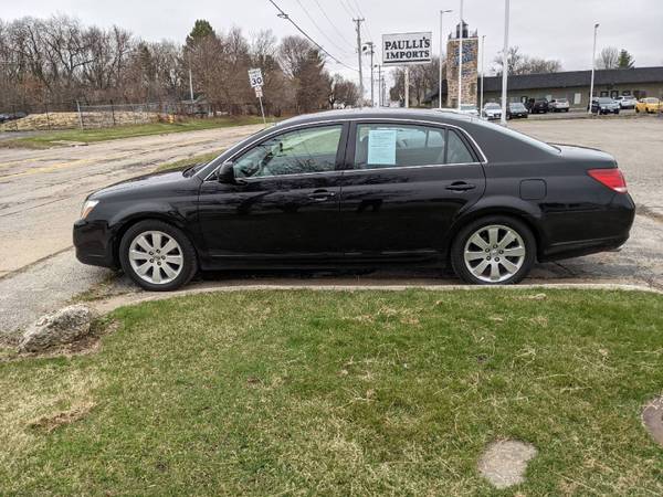 2006 Toyota Avalon XLS - - by dealer - vehicle for sale in Rockford, IL – photo 2
