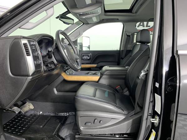 2019 Chevrolet Silverado 2500HD Diesel 4WD Chevy Crew cab LTZ Many for sale in Coeur d'Alene, WA – photo 18