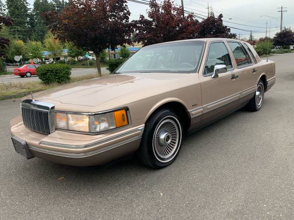 1992 Lincoln Town Car Signature 4DR Sedan, ONE OWNER! - cars & for sale in Lynnwood, WA – photo 4