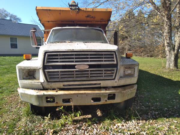 Ford F800 Dump Truck - cars & trucks - by owner - vehicle automotive... for sale in fredericktown, OH – photo 2