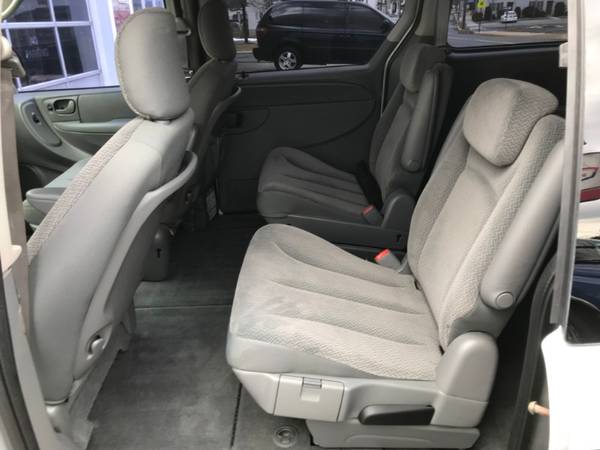 2005 Chrysler Town&Country 110k We Finance Bad Credit! Price Reduced! for sale in Jonestown, PA – photo 8