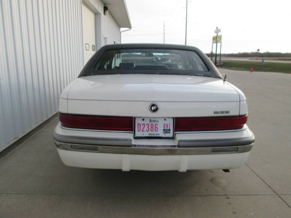1993 BUICK ROADMASTER LTD - - by dealer - vehicle for sale in Le Mars, IA – photo 3