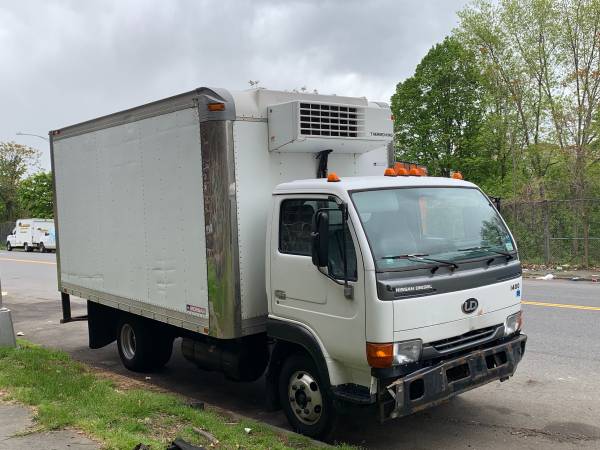 2009 Nissan reefer/refrigerate box truck for sale in Bronx, NY – photo 2
