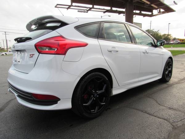 2017 Ford Focus ST Hatch - cars & trucks - by dealer - vehicle... for sale in Rockford, IL – photo 10