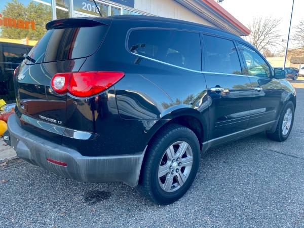 2010 Chevrolet Traverse LT Sunroof 2nd Row Buckets 2 Owner Clean... for sale in Wausau, WI – photo 4