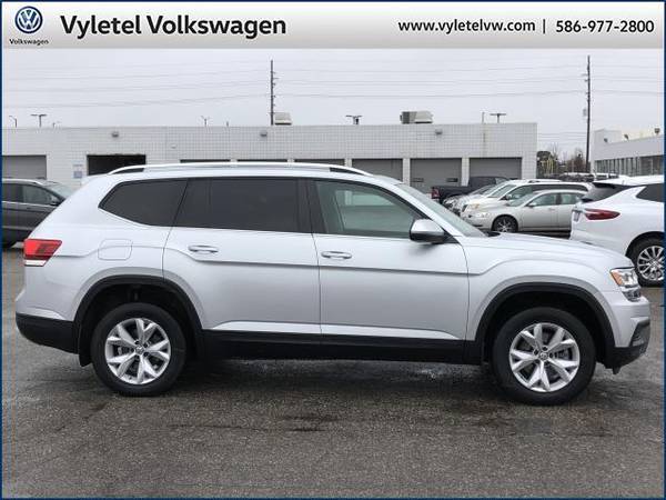 2018 Volkswagen Atlas SUV 3.6L V6 Launch Edition FWD *Ltd - cars &... for sale in Sterling Heights, MI – photo 2
