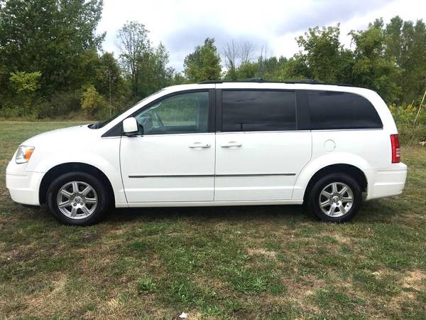 2009 CHRYSLER TOWN & COUNTRY TOURING VAN for sale in saginaw, MI