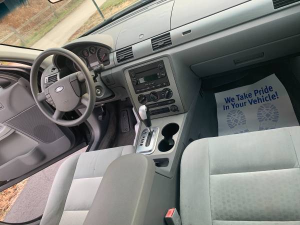 2006 Ford Five Hundred LOW MILES RUNS GREAT $2400 - cars & trucks -... for sale in Warrenville, IL – photo 7