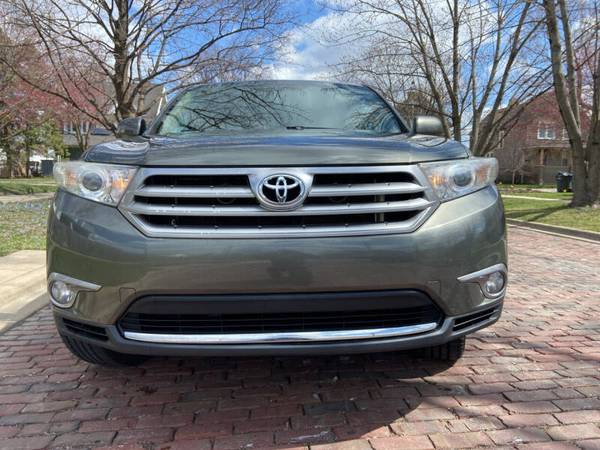 2012 Toyota Highlander SE 4dr SUV - - by dealer for sale in Maywood, IL – photo 2
