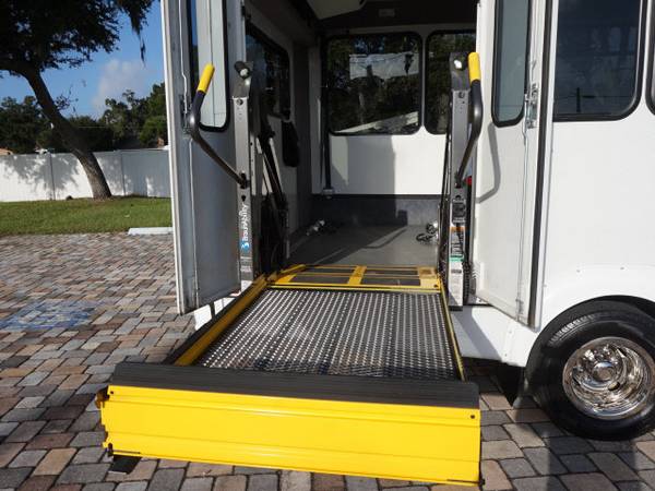2018 Ford E-Series Cutaway Shuttle Bus Wheelchair - cars & for sale in Bradenton, FL – photo 17