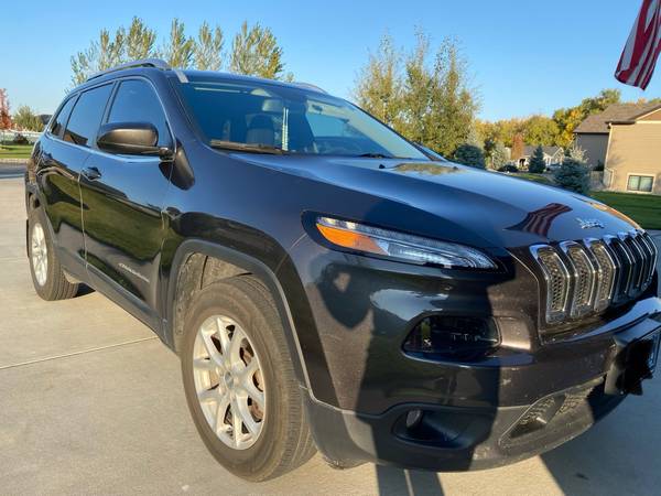 Jeep Cherokee 2016 AWD - cars & trucks - by owner - vehicle... for sale in Bozeman, MT – photo 2