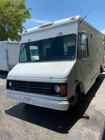 1998 GMC P35 Chevy step van food/business truck - - by for sale in Miami Gardens, FL – photo 2