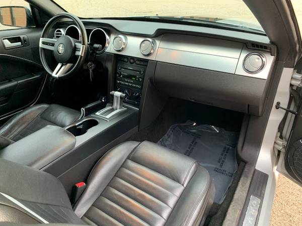 2005 FORD MUSTANG GT V8 ONLY 70k-MILES 1-OWNER LOW-MILES CLEAN for sale in Elgin, IL – photo 13