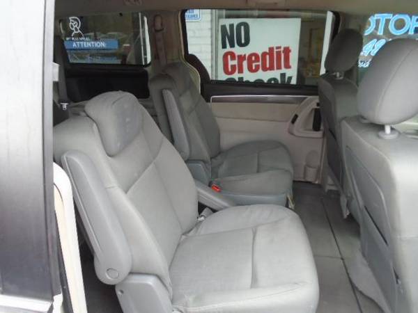 2009 Volkswagen Routan SE *We're Safely Open for Business!* - cars &... for sale in Pittsburgh, PA – photo 11