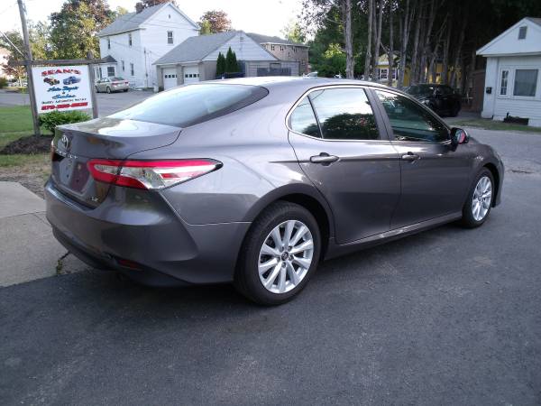 2018 Toyota Camry LE for sale in Clinton, MA – photo 3
